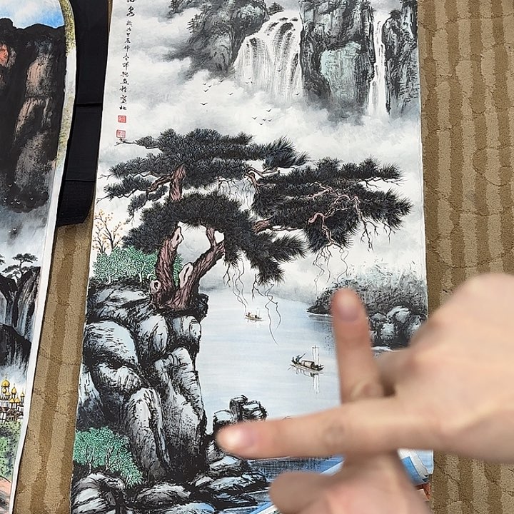 国画戈*花鸟的翅膀是白色和黑色