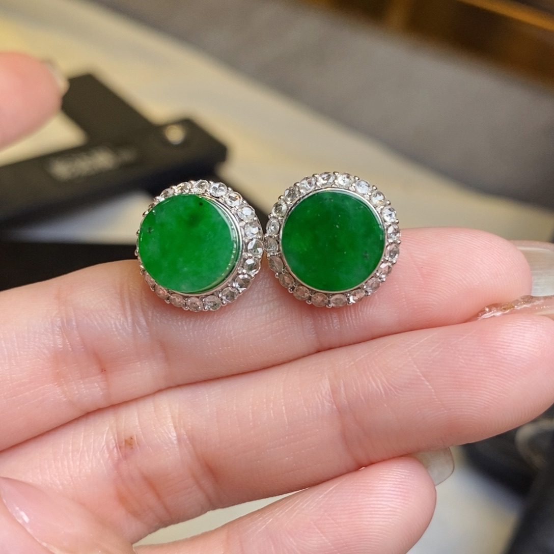翡翠耳饰18K金镶嵌冰辣色圆牌