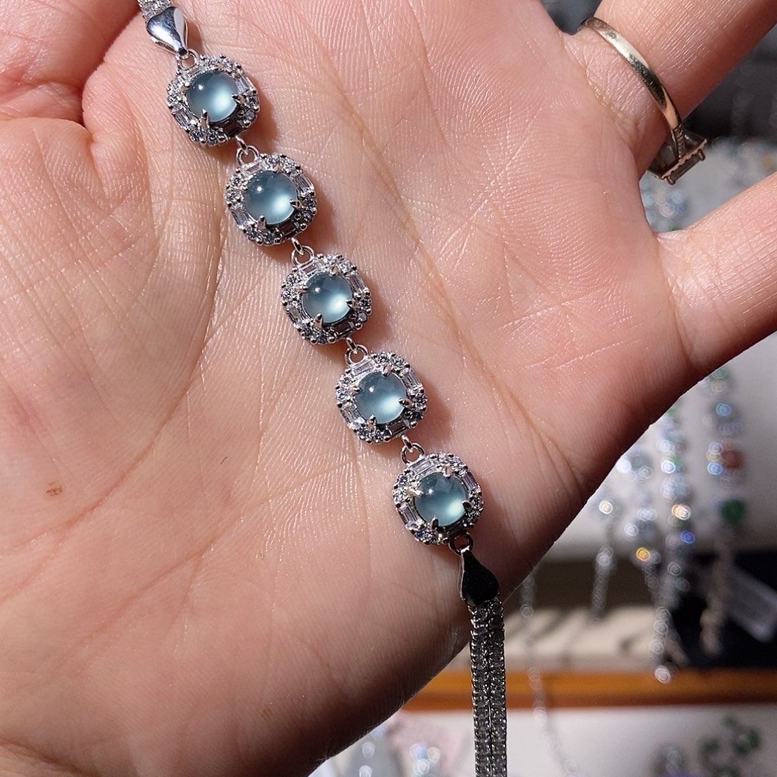 T***L翡翠银S925镶嵌手链