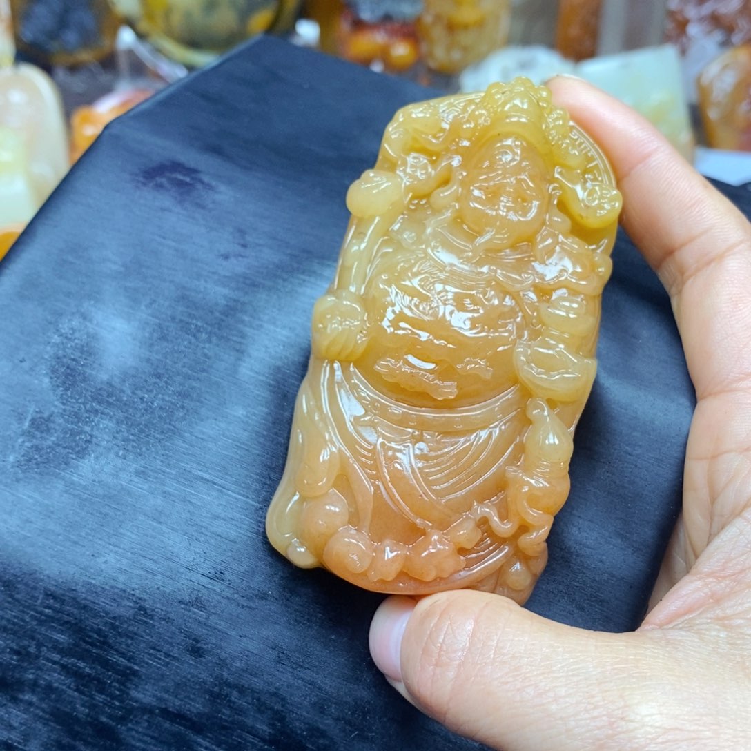 石英质玉（黄龙玉）颈饰未镶嵌