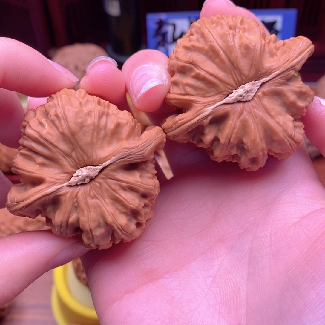 文玩核桃吊坠45白狮子