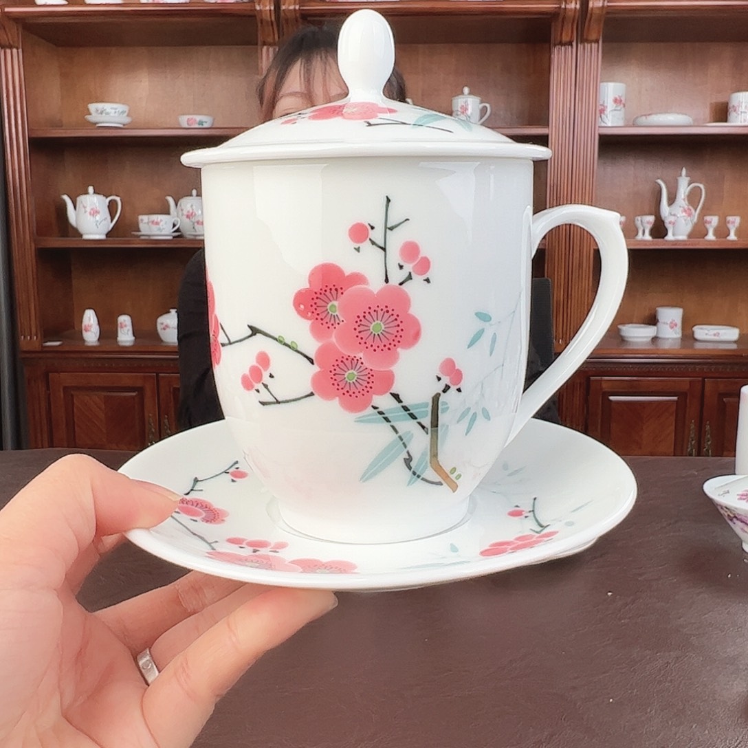 瓷纪念版红梅办公杯，微瑕