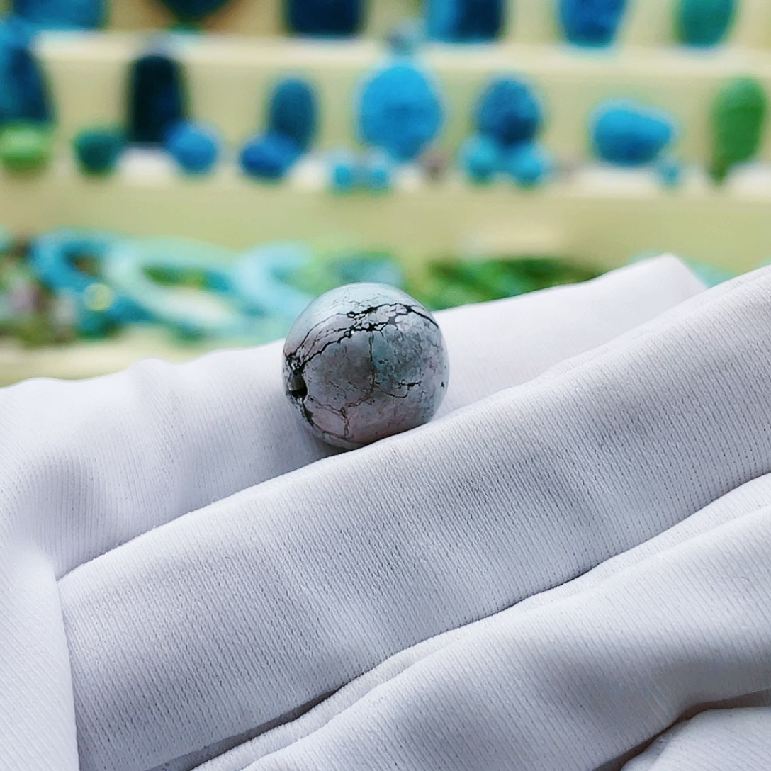 绿松石颈饰未镶嵌