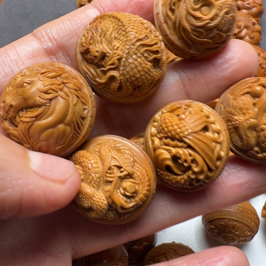 天***涯大叶紫檀（黑酸枝木类）