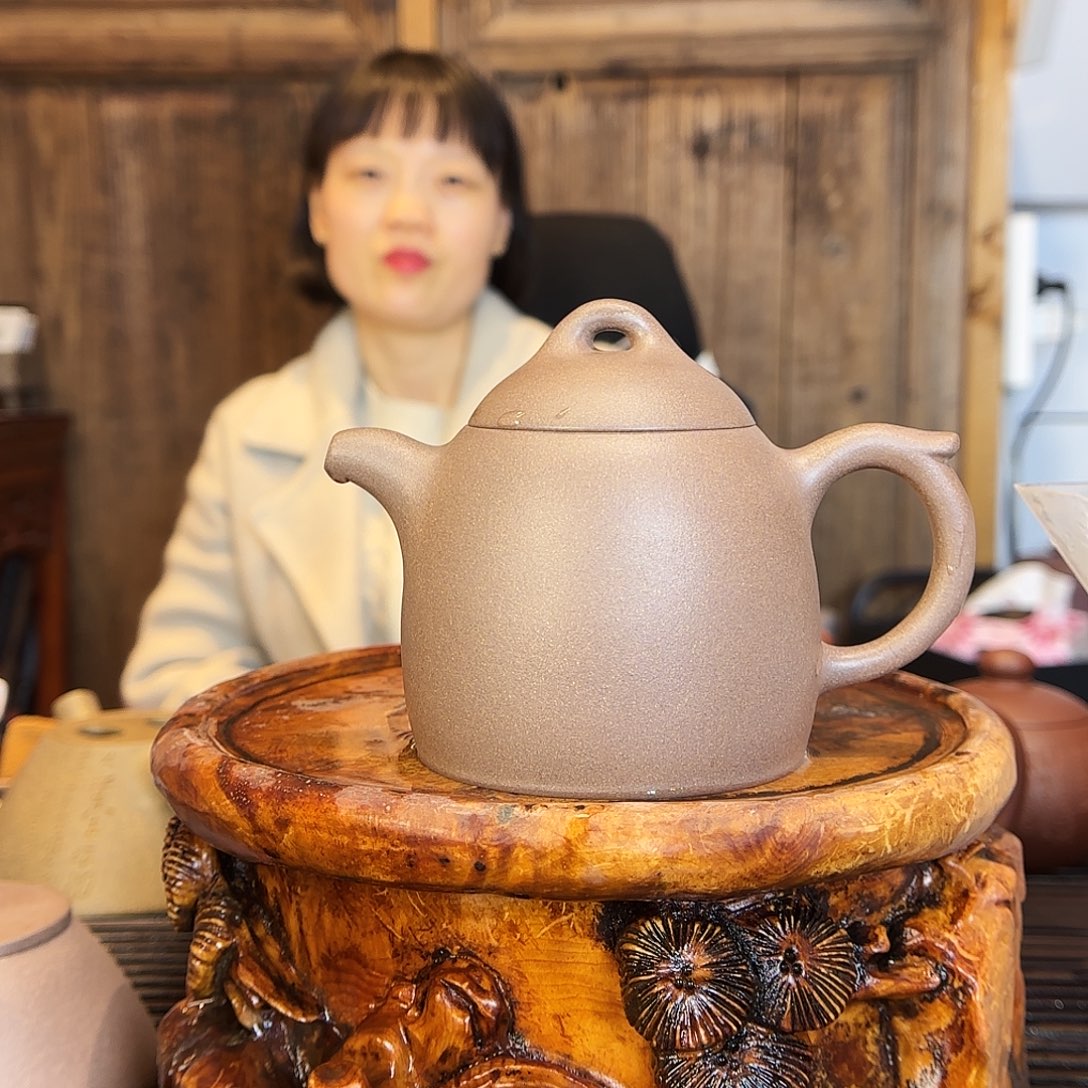 紫砂茶壶周春燕老师。350c c