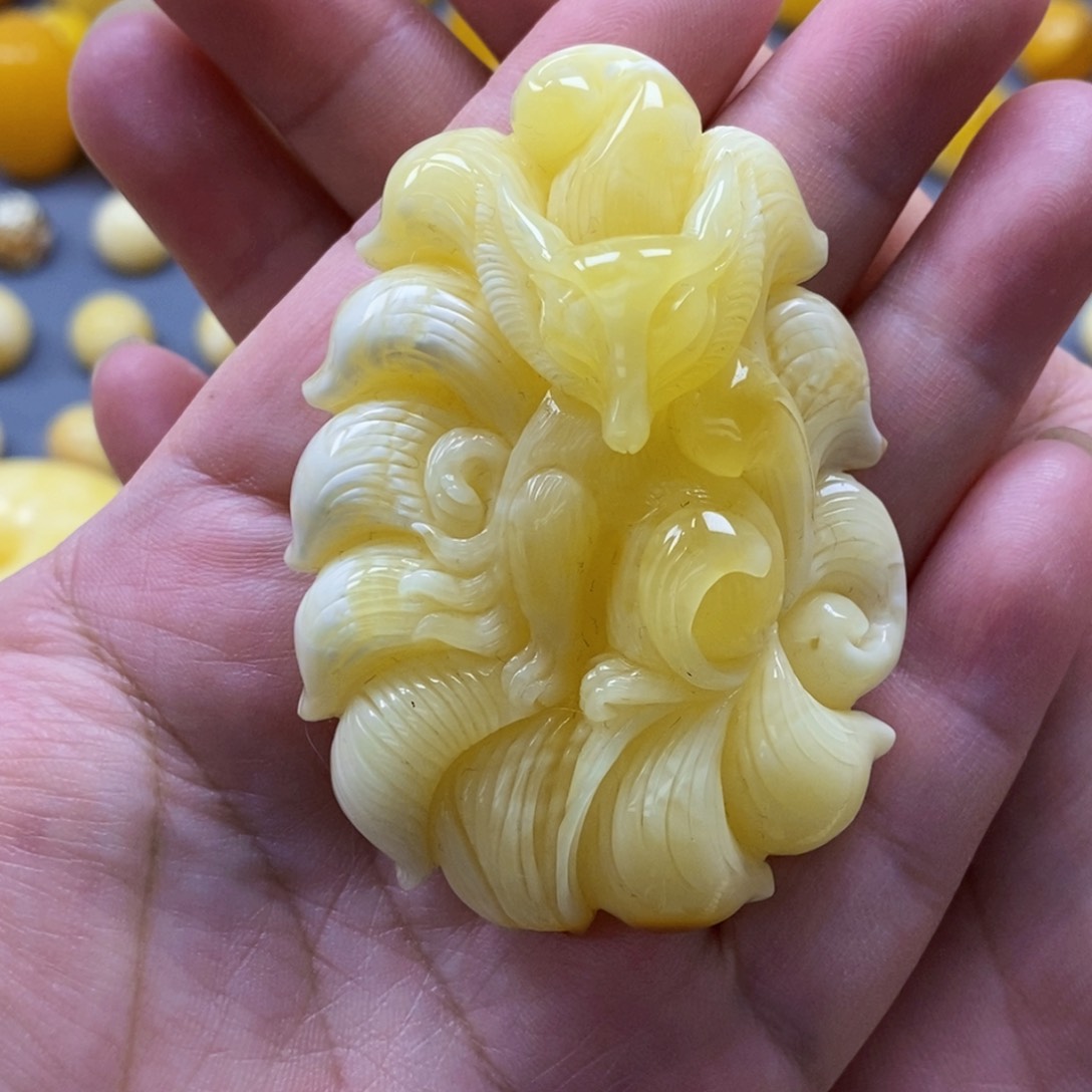 琥珀珠宝奇石未镶嵌