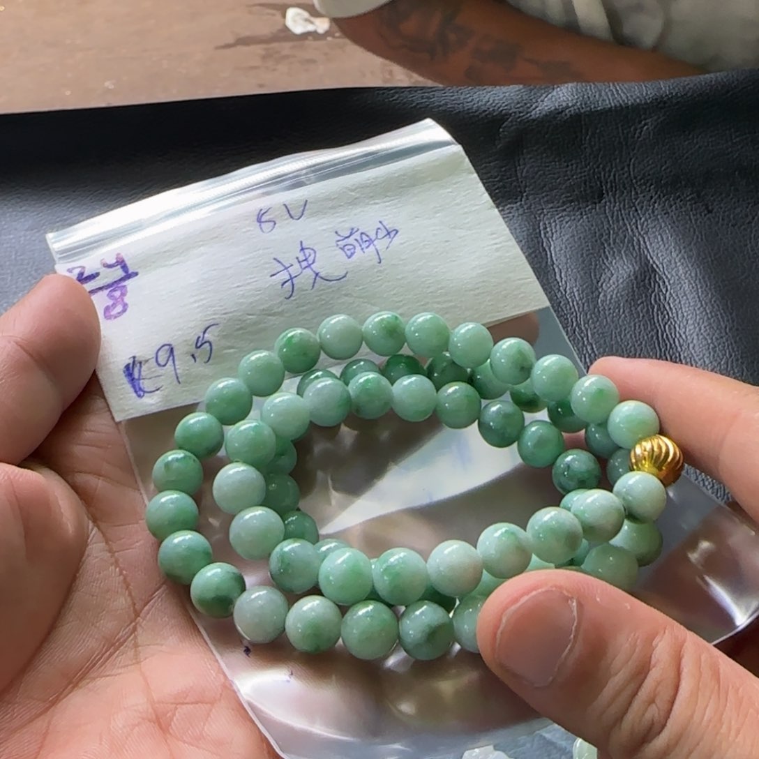 未镶嵌定制翡翠拽**女