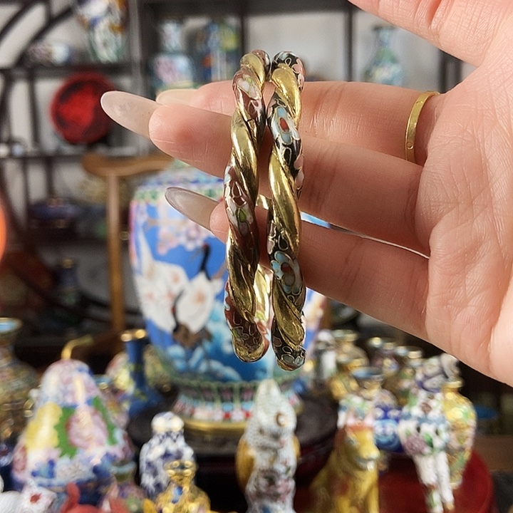 乐***乐铜两个景泰蓝麻花镯