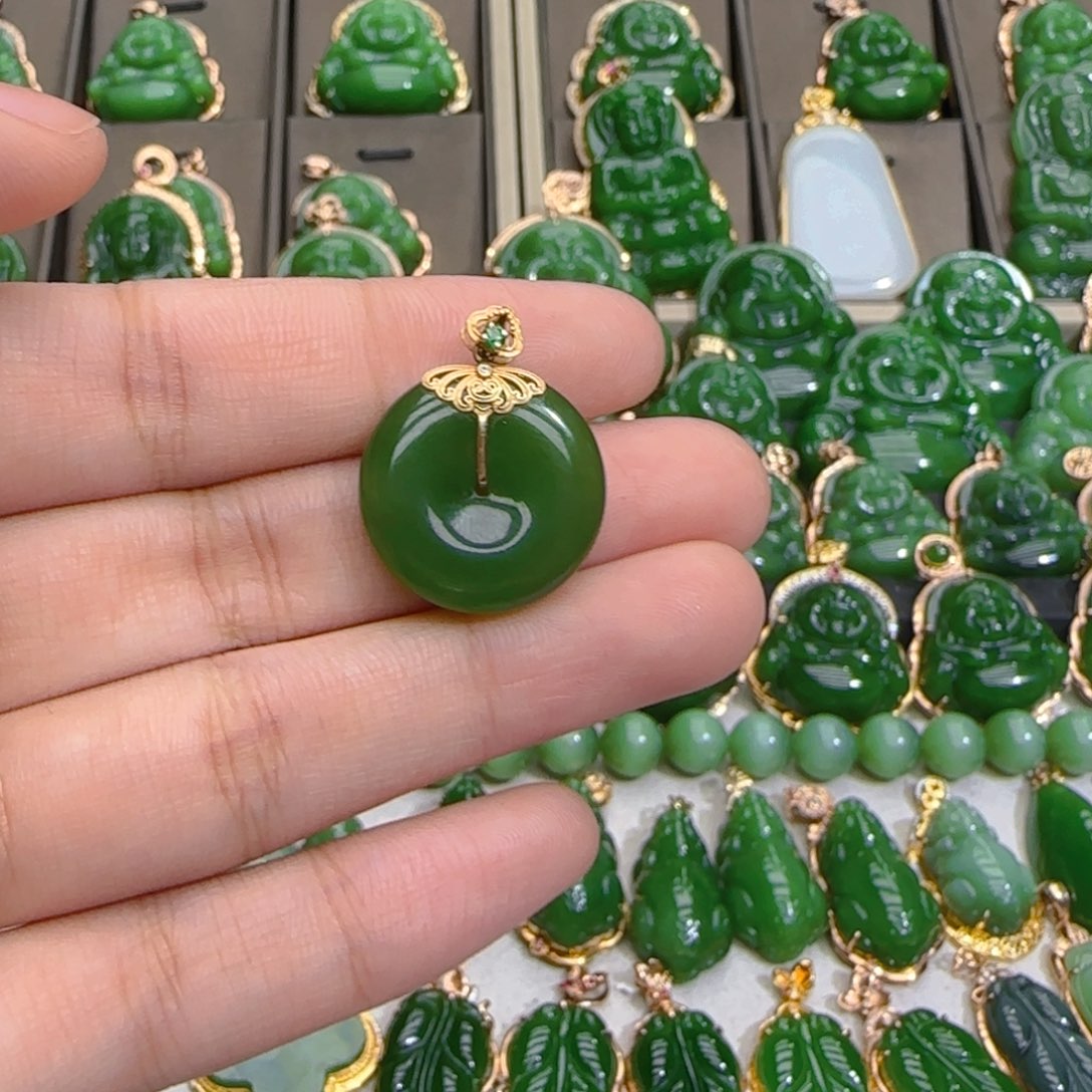 和田玉（碧玉）18K金镶嵌颈饰
