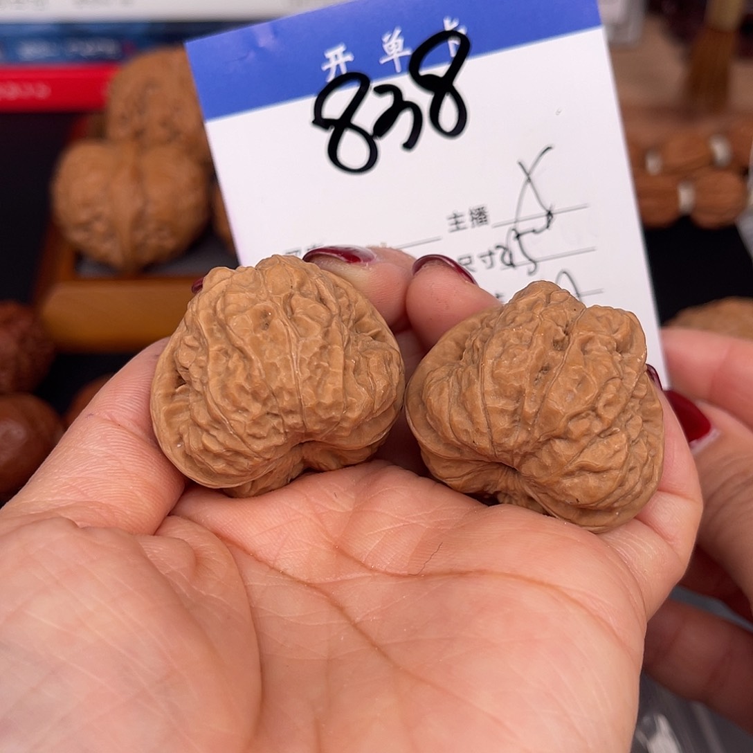 文玩核桃吊坠H**K蛙蛙35尺。 35尺。 838