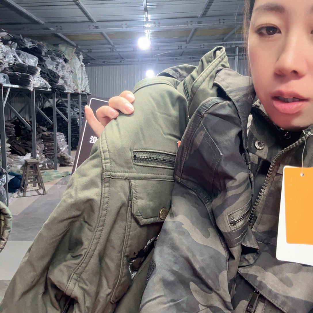 185上衣两件。 374。 