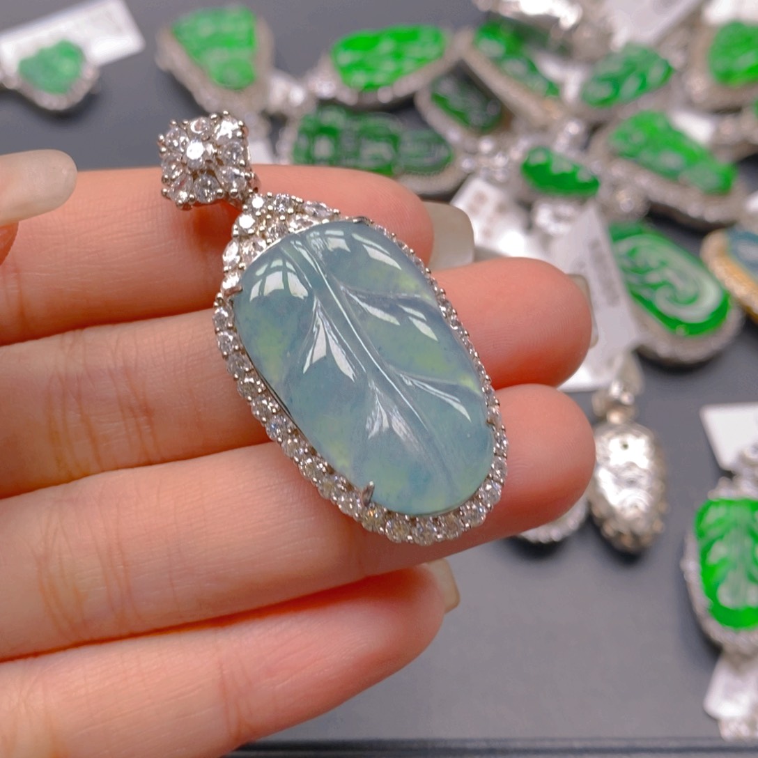 翡翠颈饰未镶嵌8888888888888889