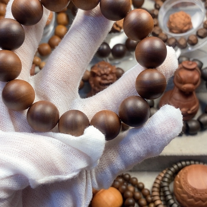 m****檀香木手串/手链老山檀奶香味1.6红黑肉