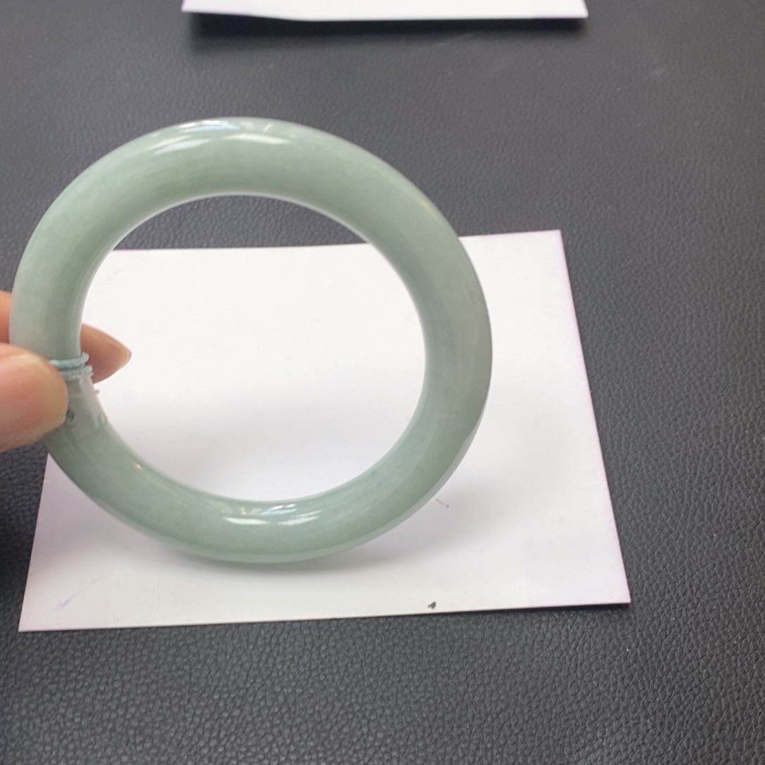 翡翠手镯未镶嵌54圈口