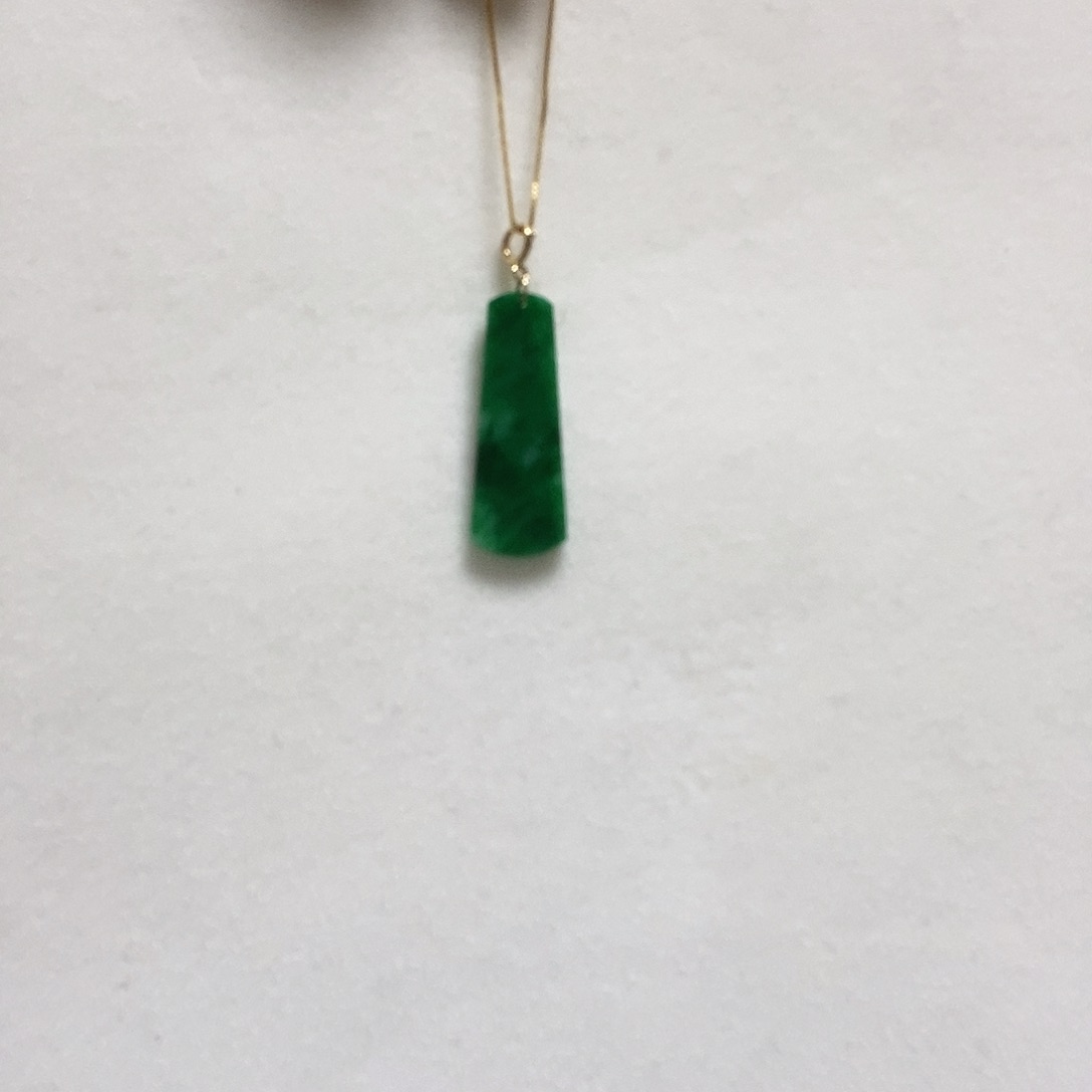 翡翠颈饰18K金镶嵌简单