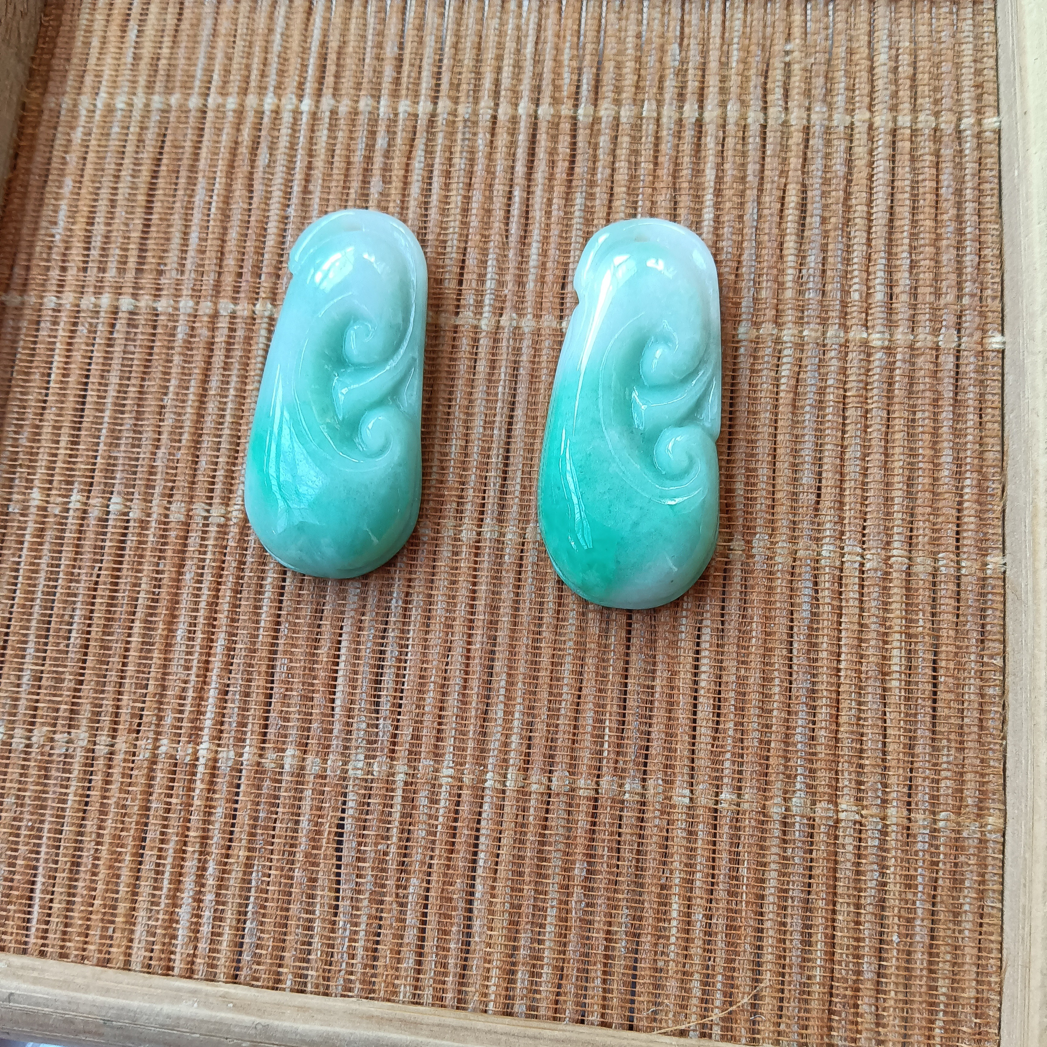 天然缅甸翡翠绿如意32*14*5.7mm（多样性发货，只发一个）