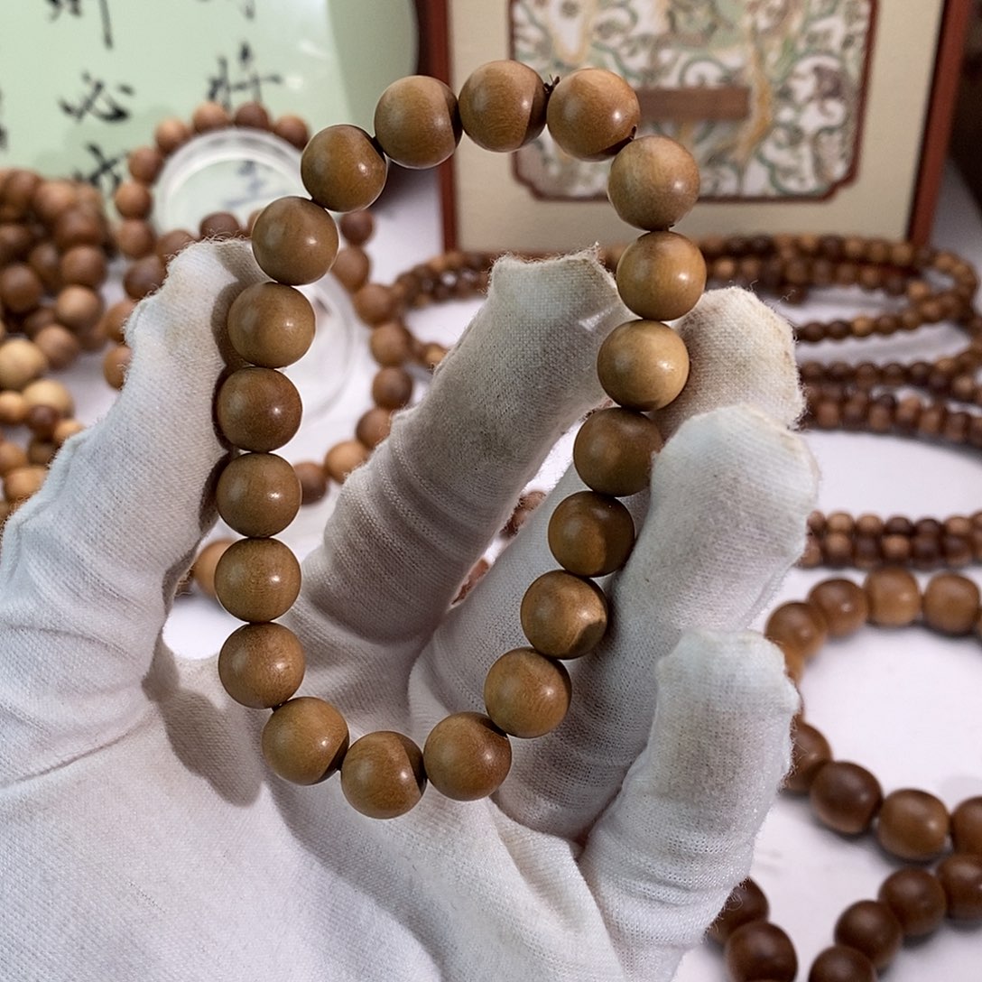 檀香木手串/手链顺纹黑肉10尾货处理