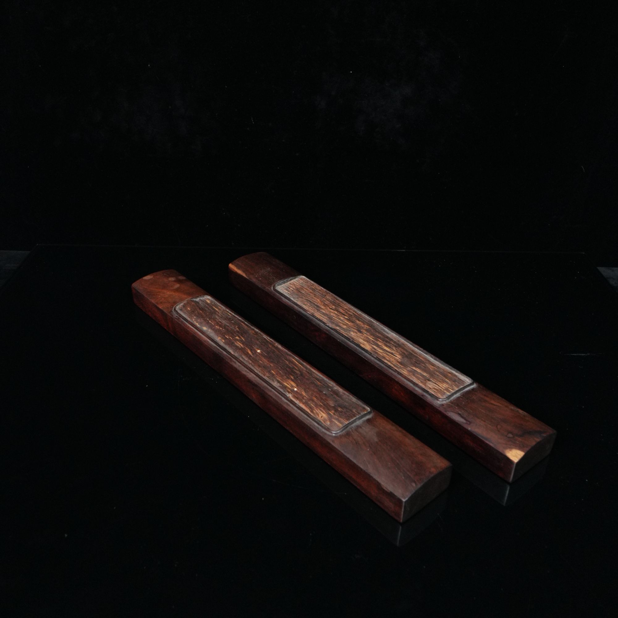 A5758 越南林同沉香红油镇尺一对 小叶紫檀33x2.4x4.6cm 822.7g