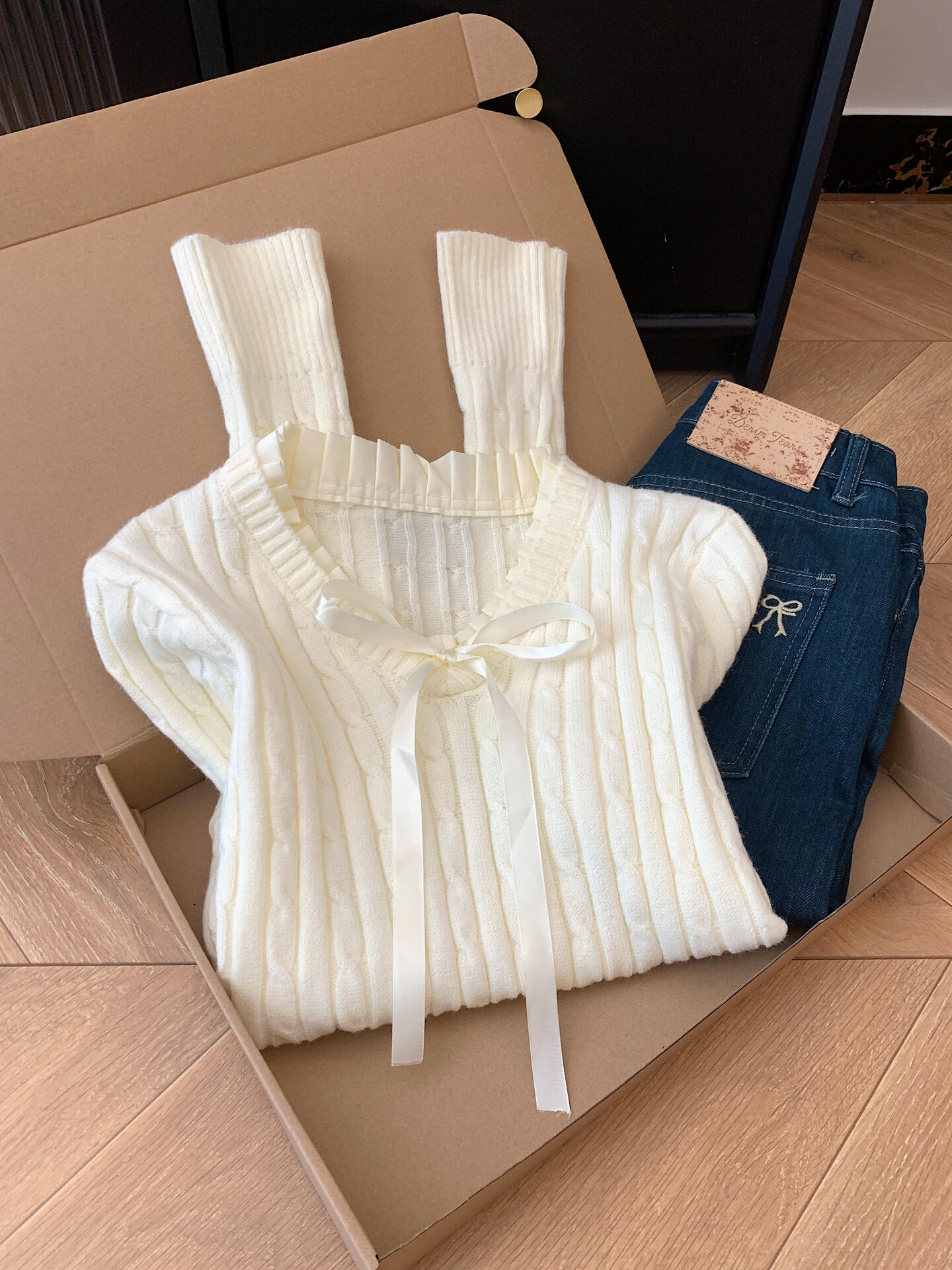 2025秋季新款韩系千金少女休闲风蝴蝶结针织衫长袖温柔米色上衣女