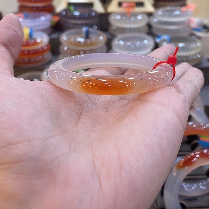 玛瑙/玉髓手镯未镶嵌