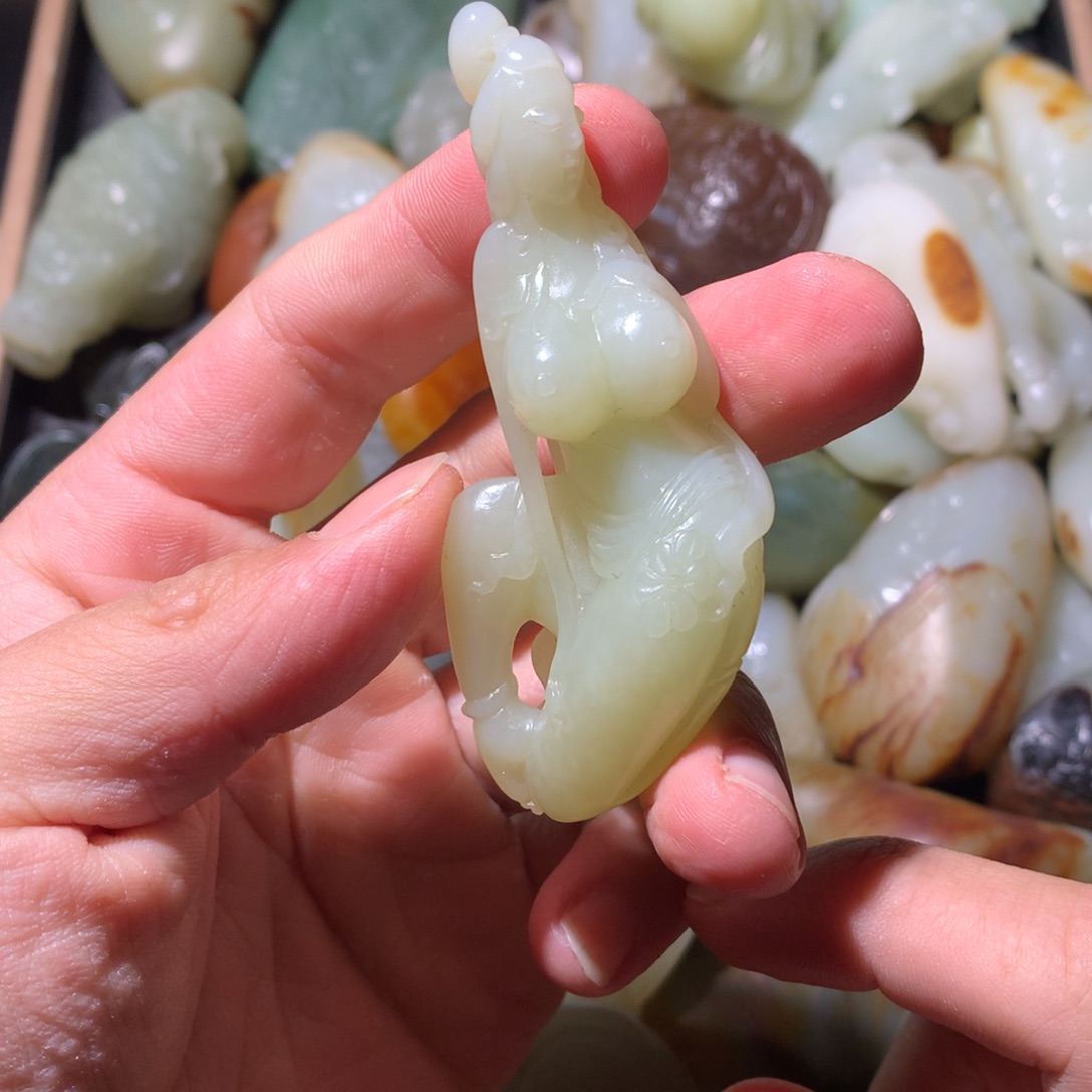 和田玉（糖玉）未镶嵌挂件