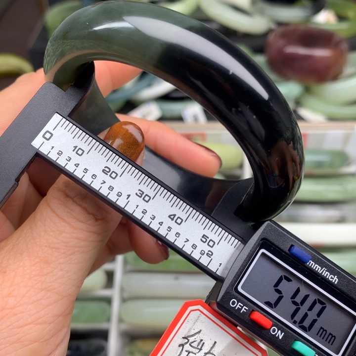 蛇纹石玉未镶嵌手镯538