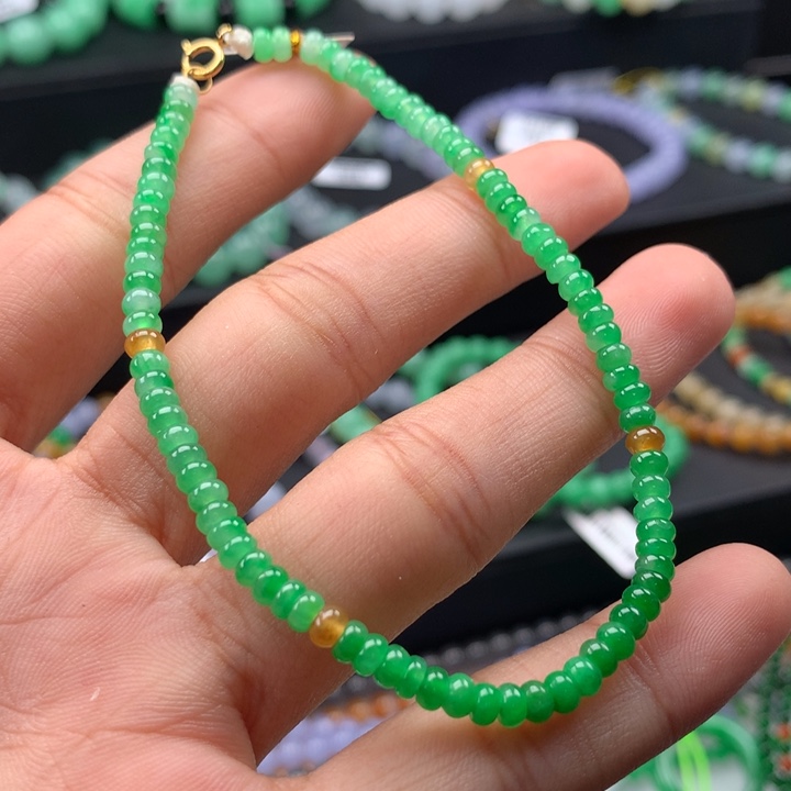 翡翠手镯未镶嵌卡