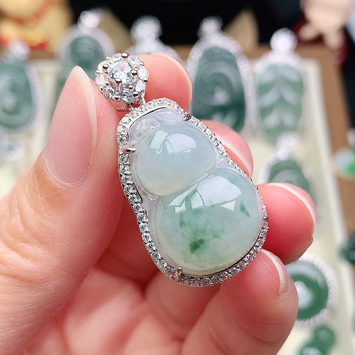 颈饰银S925镶嵌翡翠吊坠