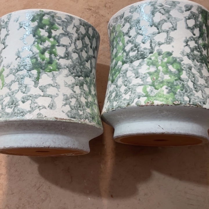 红泥花盆口径20高度22两只小瑕疵