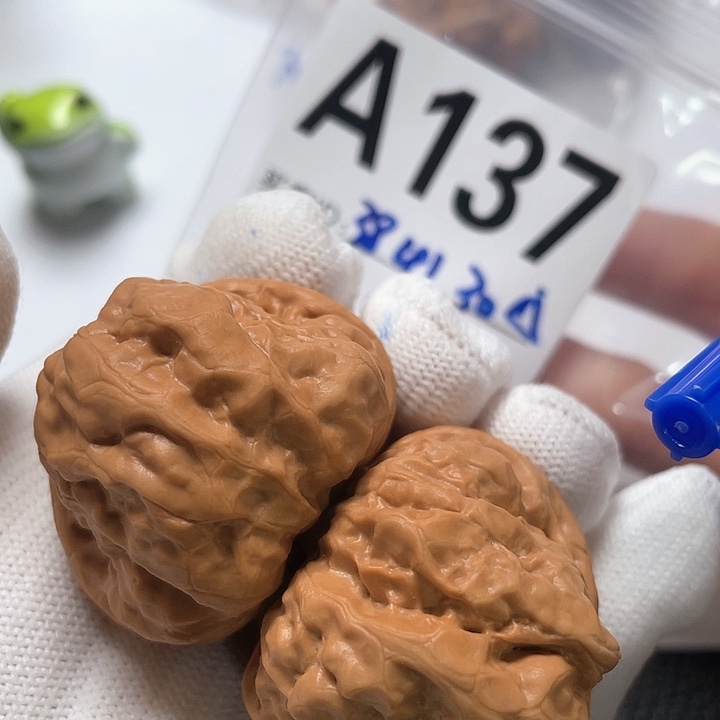 文玩核桃把件蛤蟆38 41小三角