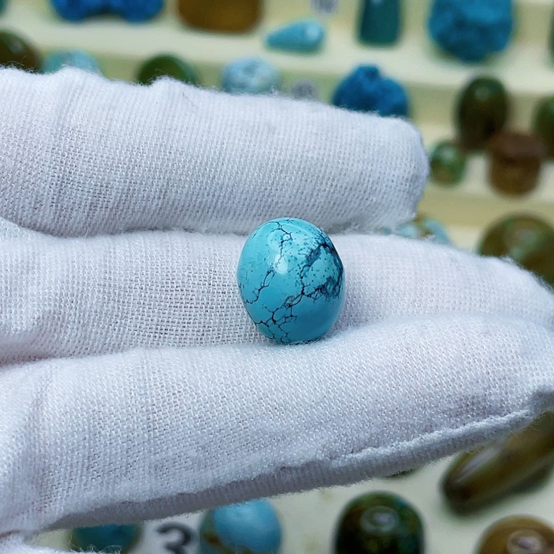 绿松石颈饰未镶嵌次*