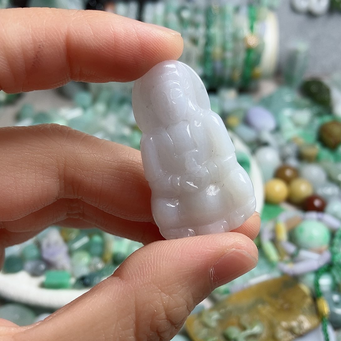翡翠颈饰未镶嵌观音