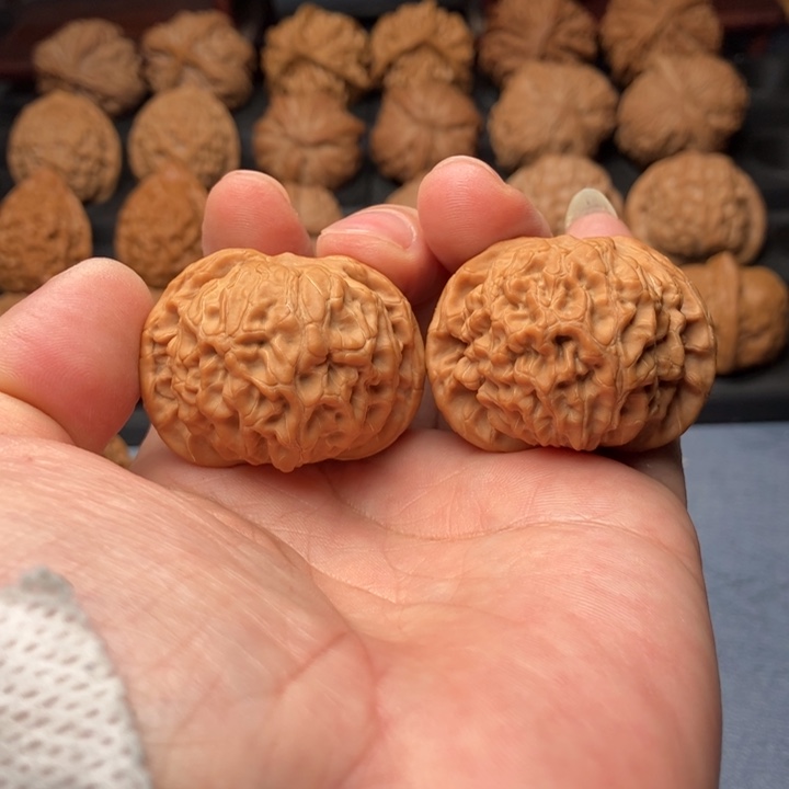 文玩核桃把件核王狮子头40