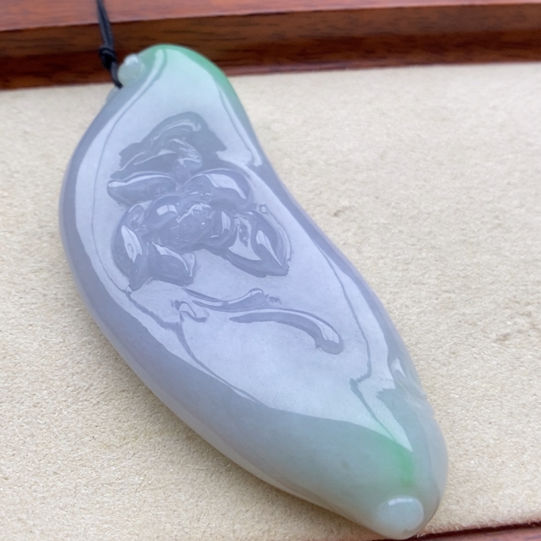 翡翠未镶嵌颈饰吊坠