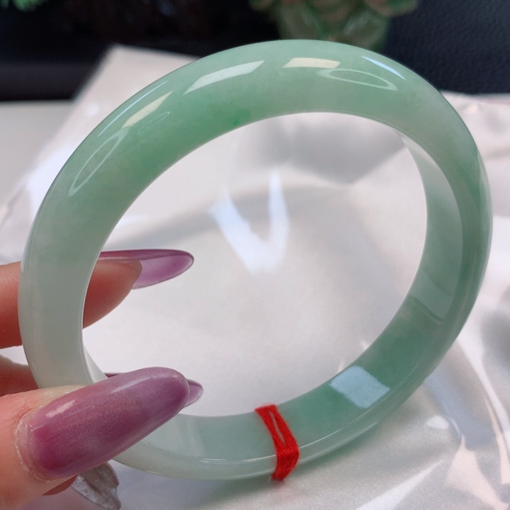 翡翠手镯未镶嵌62圈