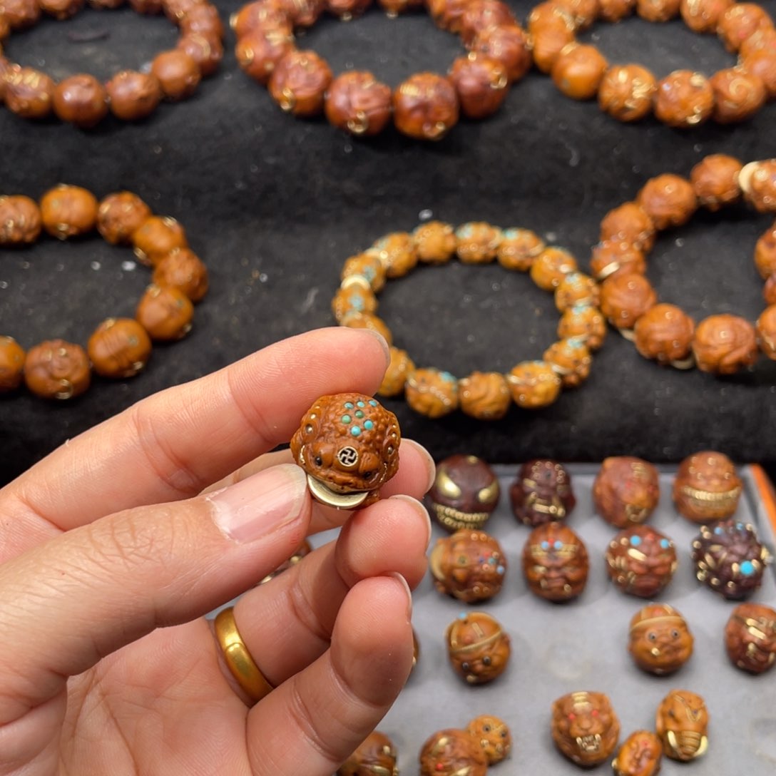 紫金鼠吊坠南**珊18绿金蝉