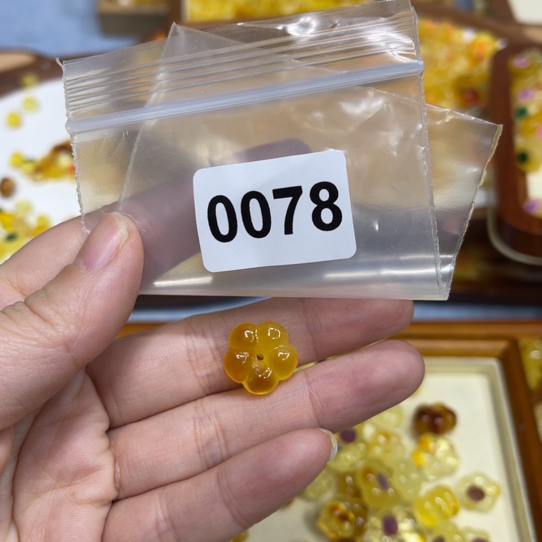 琥珀珠宝奇石未镶嵌