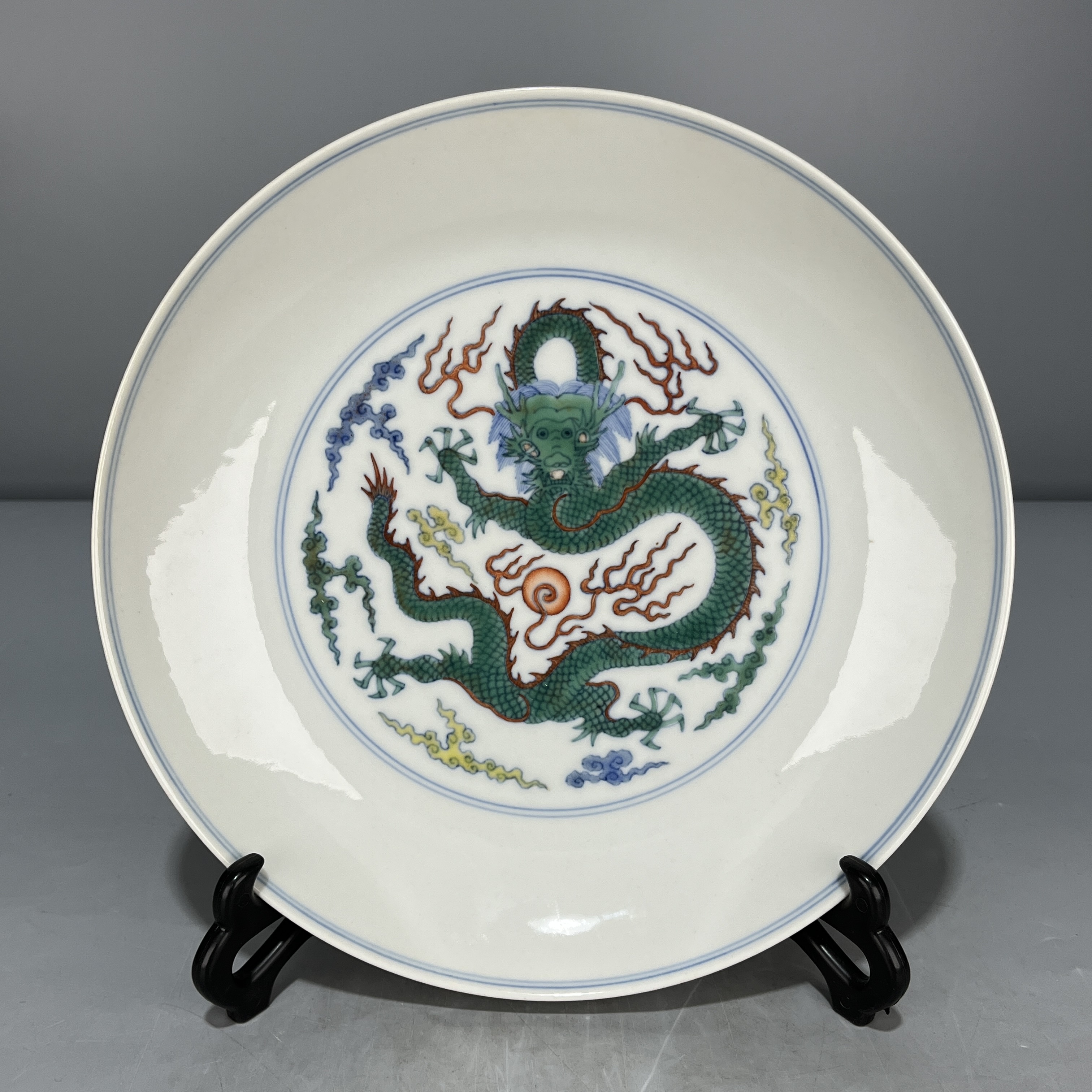 当代仿制 仿古大清雍正年制斗彩祥云龙纹盘