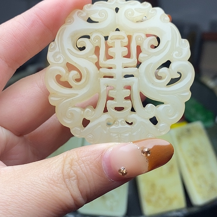 和田玉未镶嵌颈饰