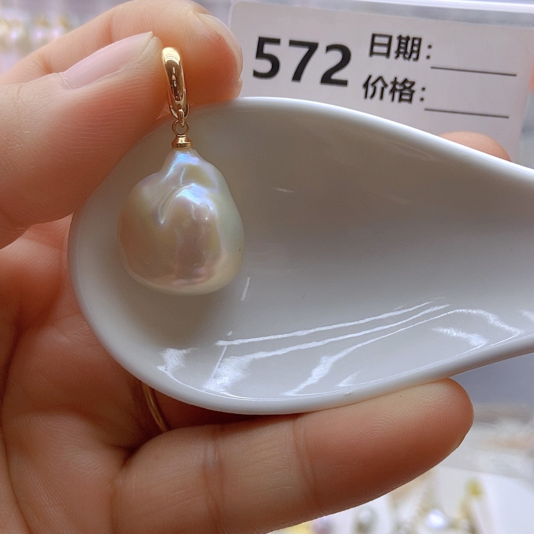 未镶嵌淡水珍珠耳饰