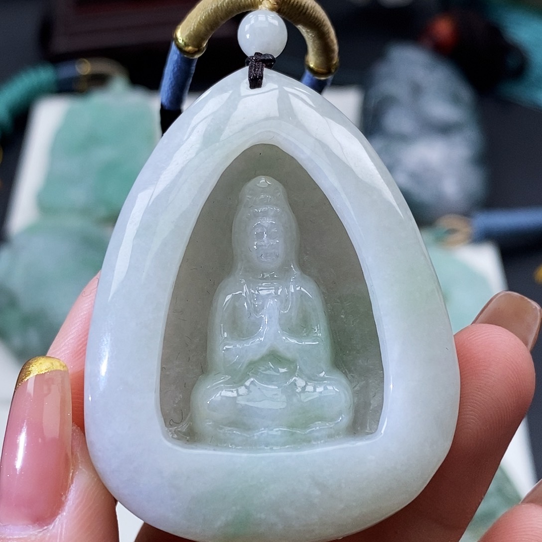 翡翠颈饰未镶嵌尘*翡翠