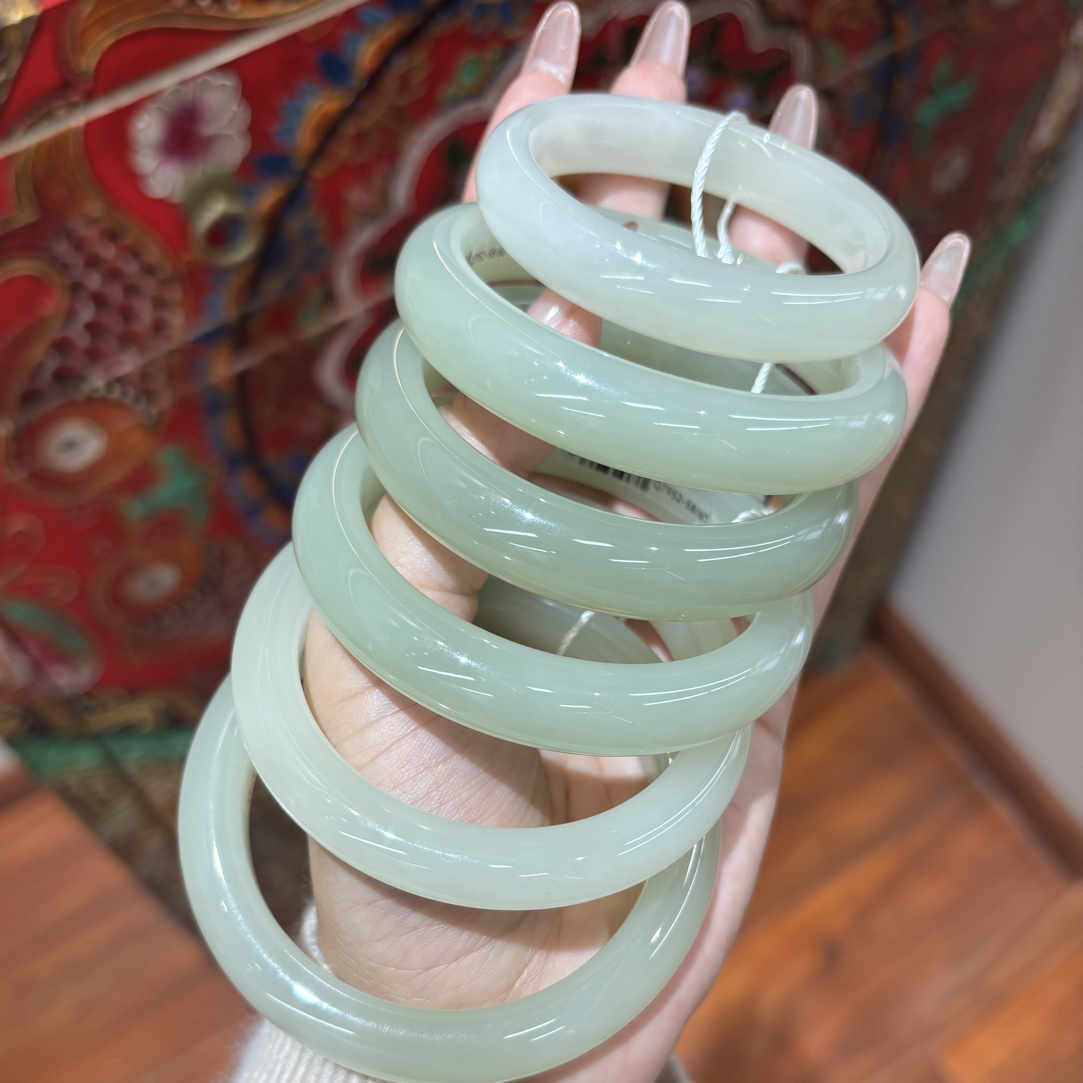 120305mh和田玉青海料晴水手镯 多样性发其一 