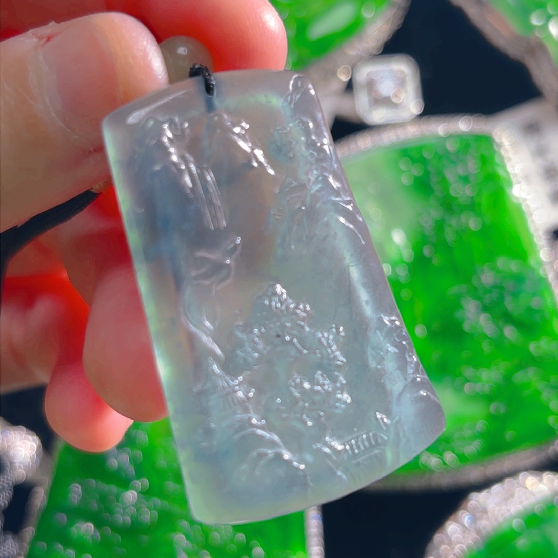 翡翠颈饰未镶嵌山水牌