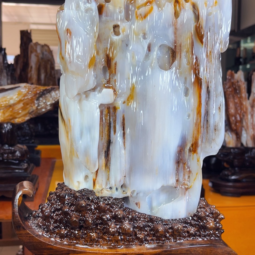 应***硅化玉未镶嵌珠宝奇石