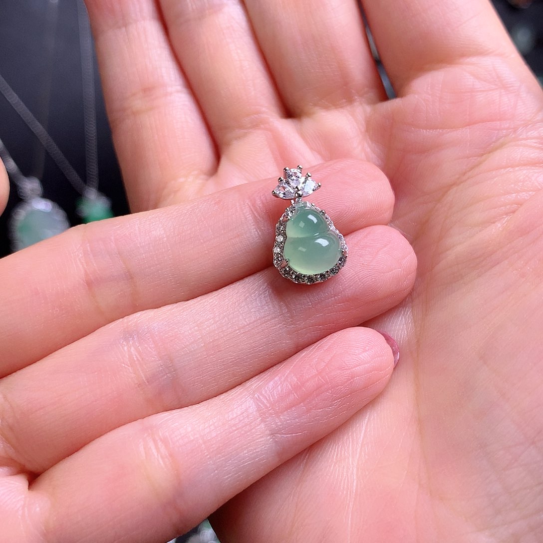 颈饰银S925镶嵌翡翠N****?11111111