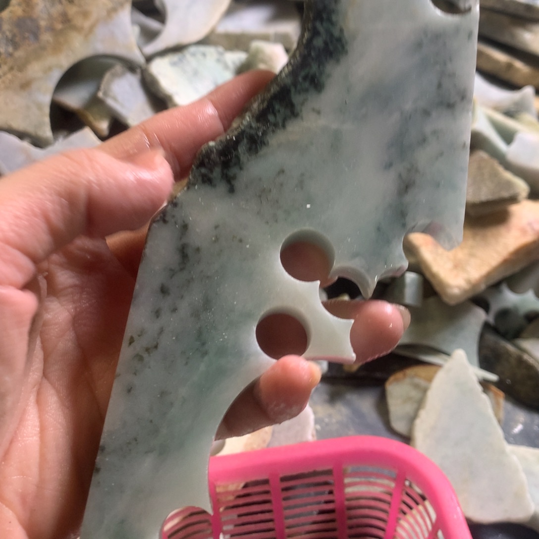 翡翠颈饰未镶嵌缅甸翡翠