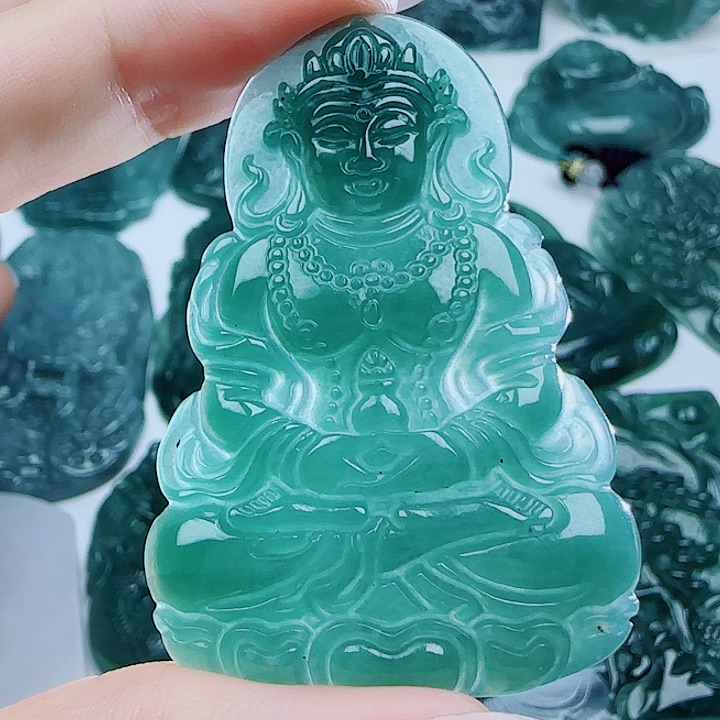 翡翠未镶嵌颈饰多样性发货天然的A货翡翠