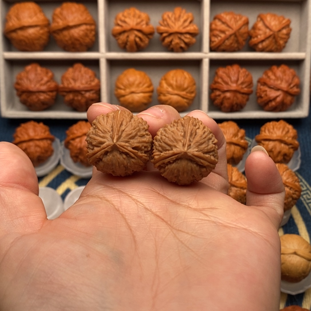 把件文玩核桃蚂蚁三棱