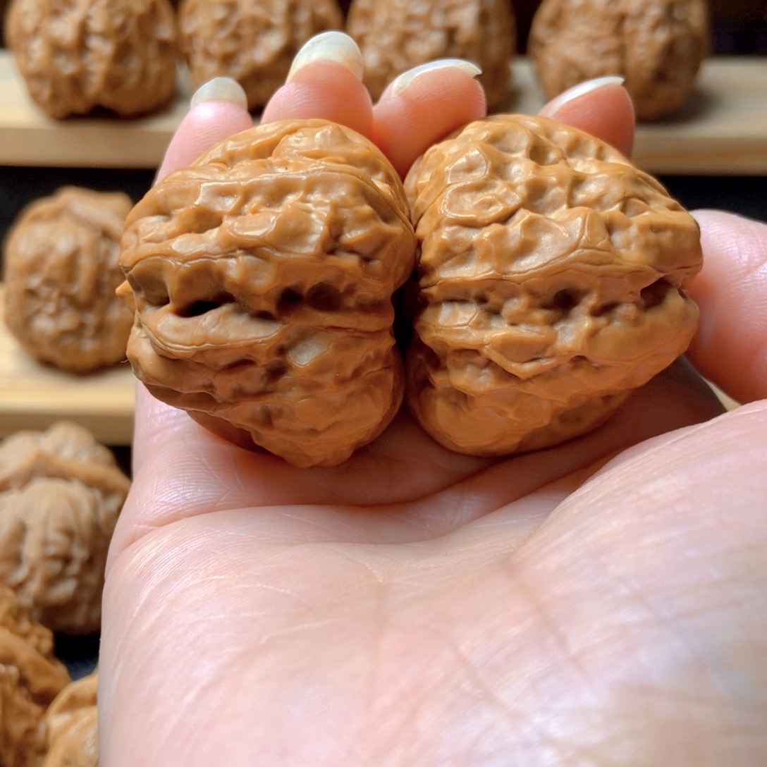 奶***糖文玩核桃吊坠蛤蟆头