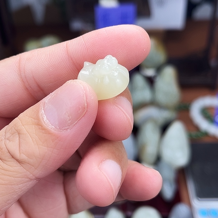 ****缘和田玉未镶嵌颈饰